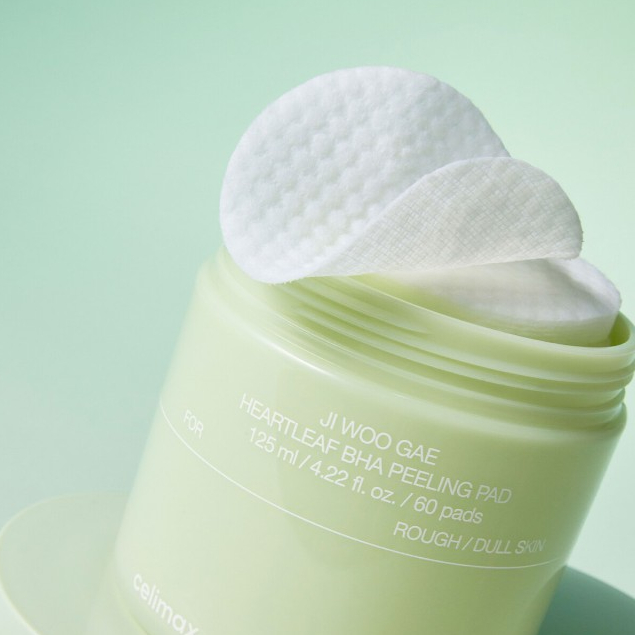 Toner Pad Tẩy Tế Bào Chết Celimax Ji Woo Gae Heartleaf BHA Peeling Pad 125ml/ 60pads
