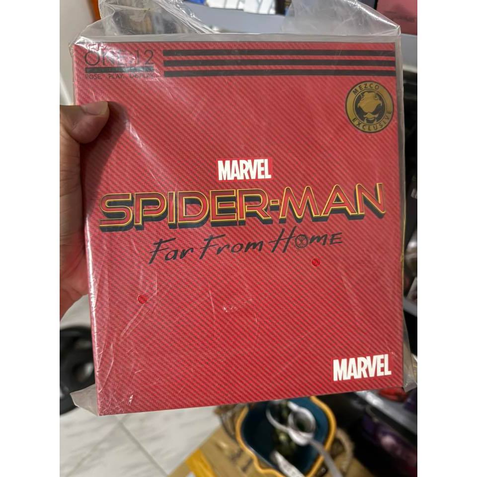 Mô hình MEZCO Spiderman Upgraded Suit