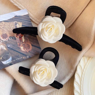 Kẹp tóc bông hoa trà gắn kẹp nhung sang chảnh tiểu thư K49
