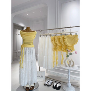 SP023686 SET ÁO VÀNG TRỄ VAI NHÚN HÔNG RÚT ĐÍNH HOA + CV MIDI REN TRẮNG