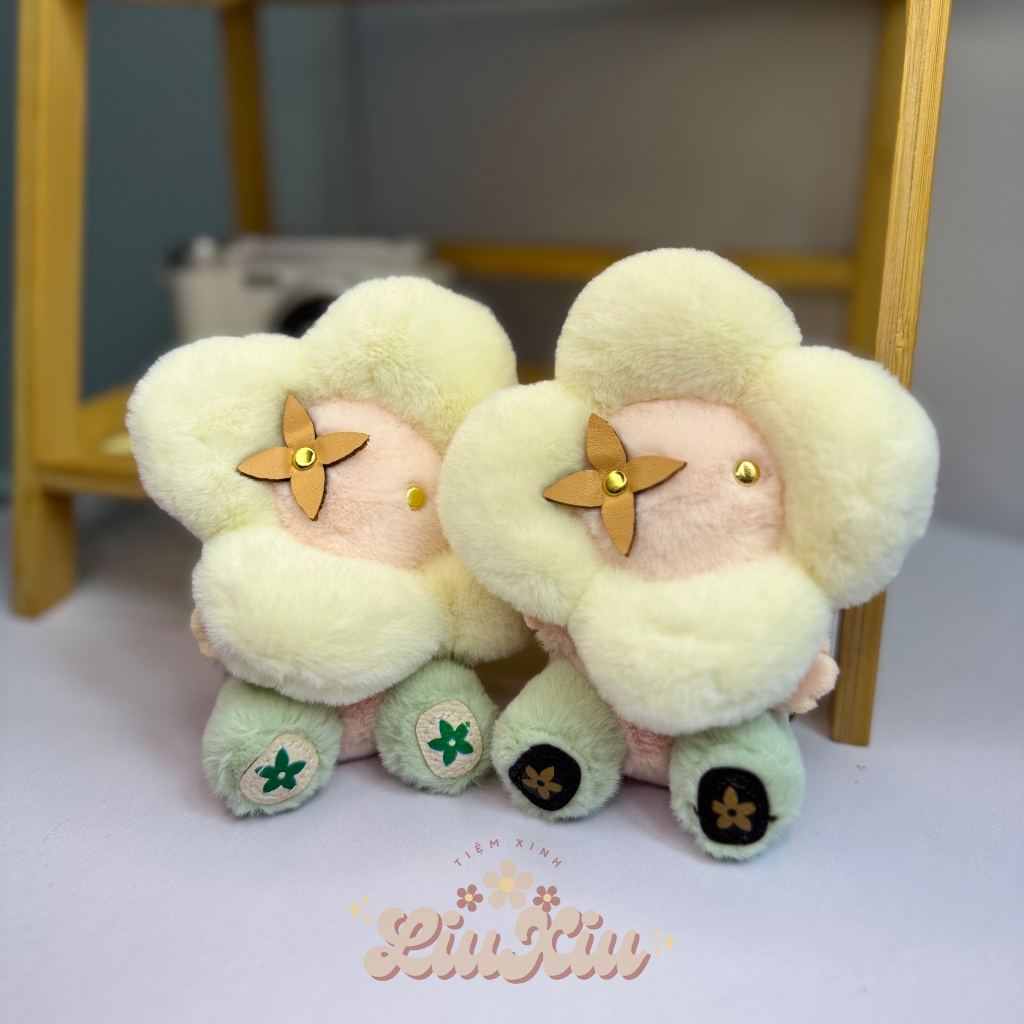 Móc Khóa Gấu Bông Vivienne LV Hoa Hướng Dương Dễ Thương – Charm Túi Xách Siêu Xinh