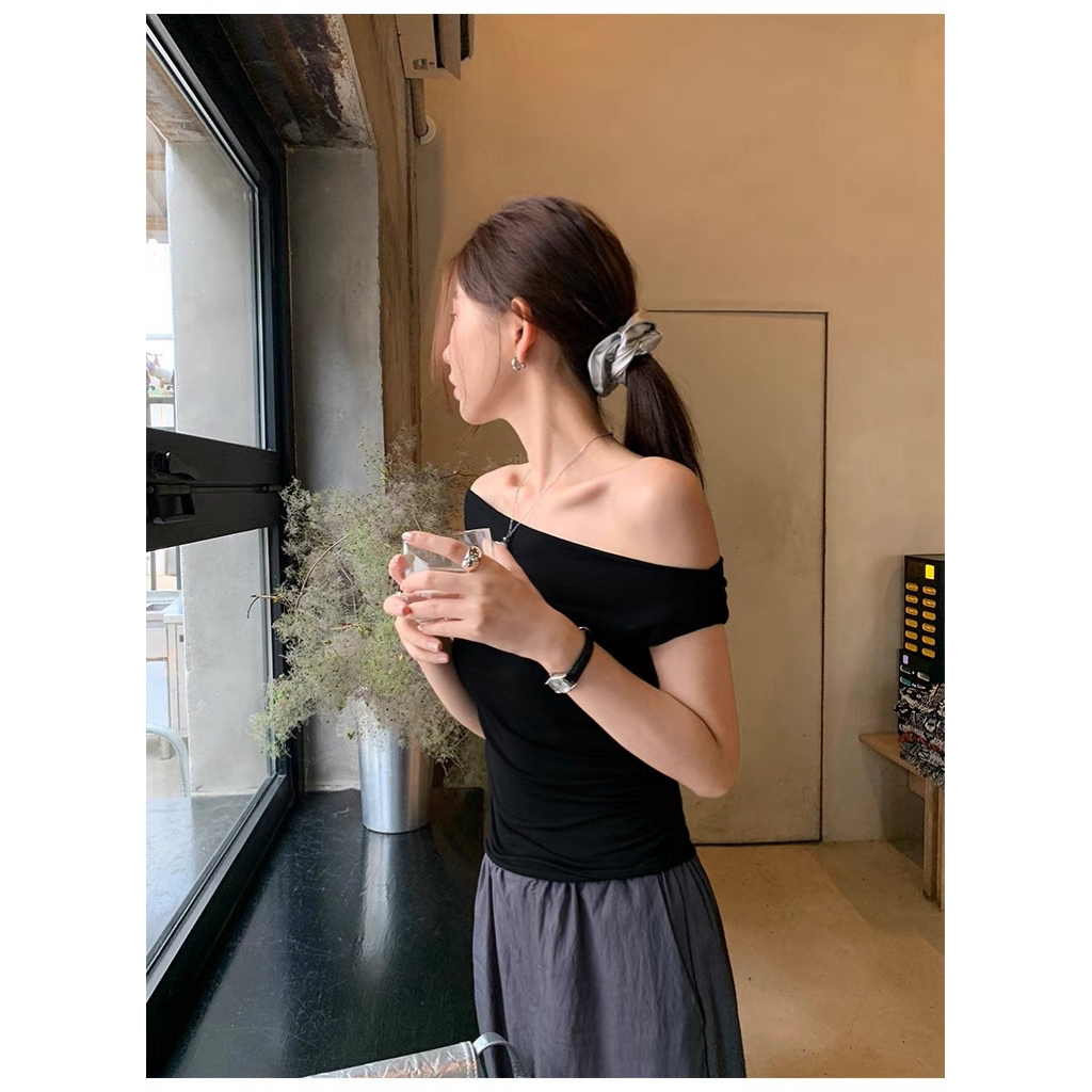 Áo Trễ Vai Ôm Nhẹ – Đơn Giãn Mà Cực Cuốn | BigBuy360 - bigbuy360.vn