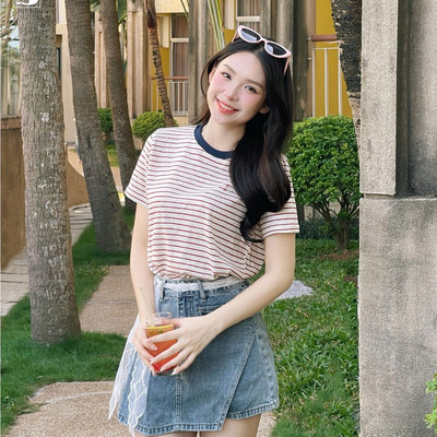Áo thun nữ Twentyfive cổ tròn họa tiết kẻ ngang, vải thun giấy mỏng in chữ "Love yourself" 6648