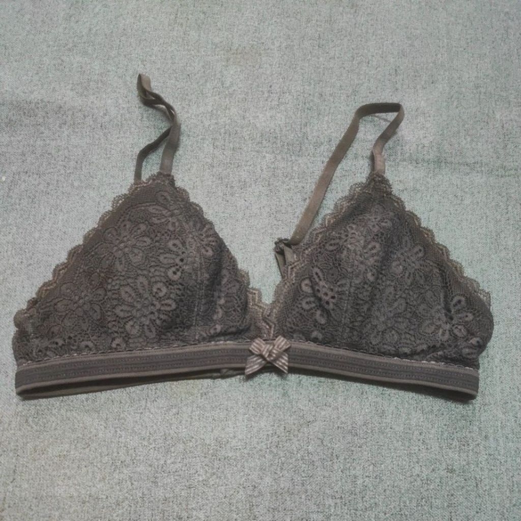 AG01. Áo ngực ren mềm không gọng must mỏng size M