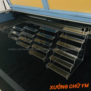 Kệ Mica Bậc Thang Nhiều Tầng Lắp Ghép Dài 20cm – Kệ Trưng Bày Mỹ Phẩm, Mô Hình, Trong Suốt