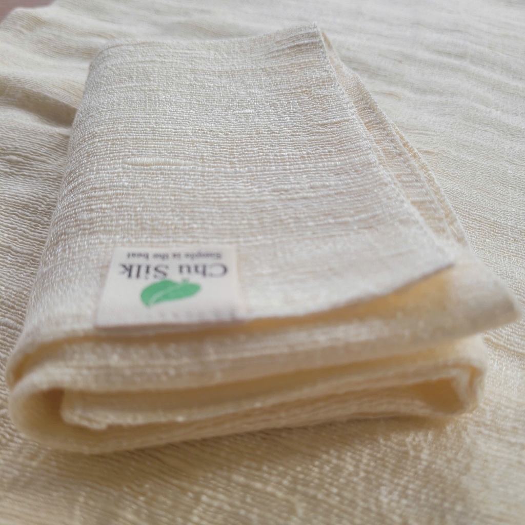 Khăn mặt tơ tằm may 2 lớp màu sắc tự nhiên không nhuộm, kháng khuẩn, sạch da dùng cho da nhạy cảm
