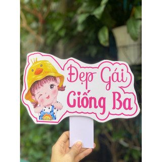 Hashtag cầm tay chụp hình