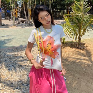 Áo Thun Baby Tee Nữ DaaLaa Store In Hình Hoa Ly Mùa Hè A52054