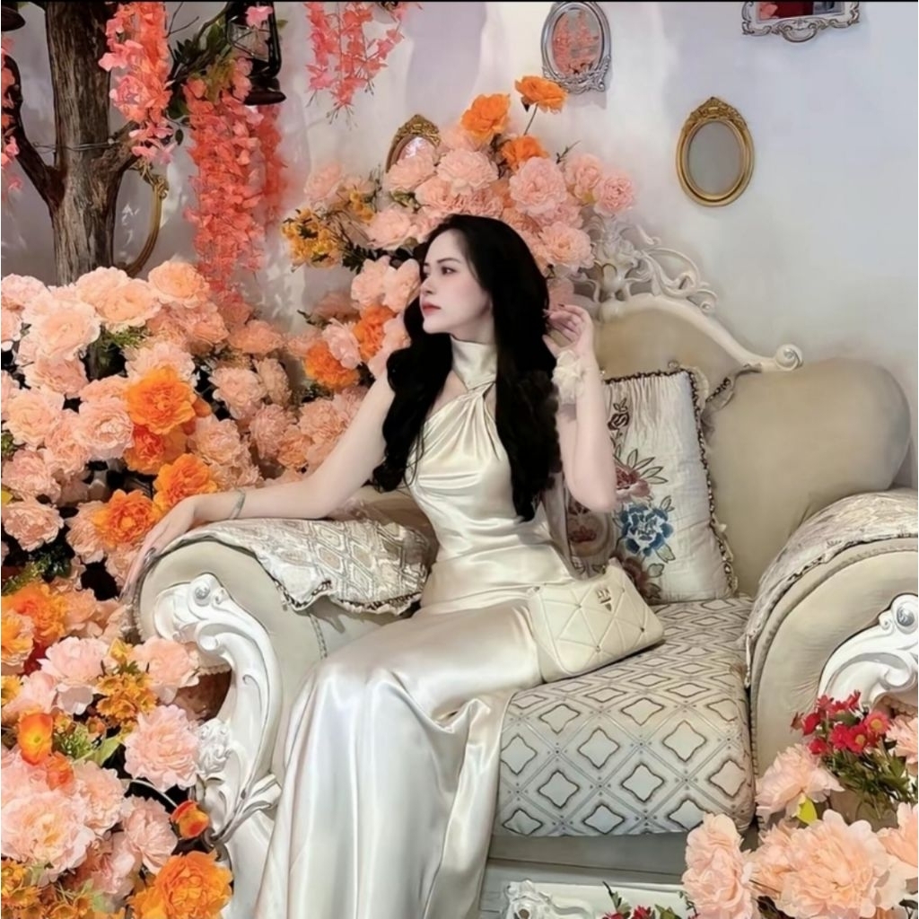 Đầm Lụa Cổ Yếm Hở Lưng Dáng Dài Sang Chảnh Selena Dress Sẵn Mút - Váy Lụa Thiết Kế Cao Cấpsp kĩ | BigBuy360 - bigbuy360.vn