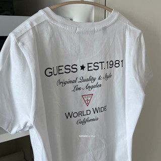 Áo thun Guess 1981 Origin form baby tee