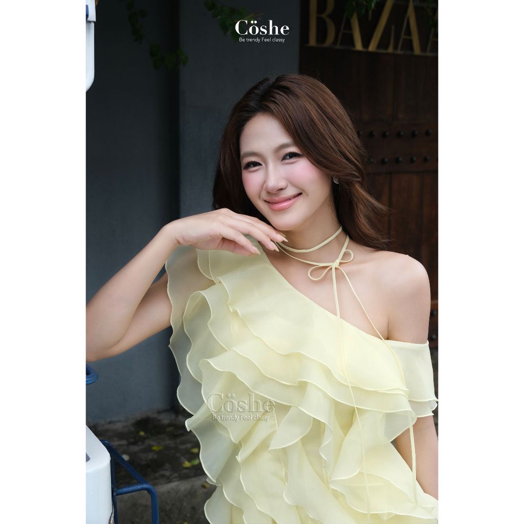 COSHE áo trễ lệch vai tua rua, Remmy Top thiết kế chât vải tơ oganza phong cách Hàn Quốc sang trọng đi chơi đi tiệc