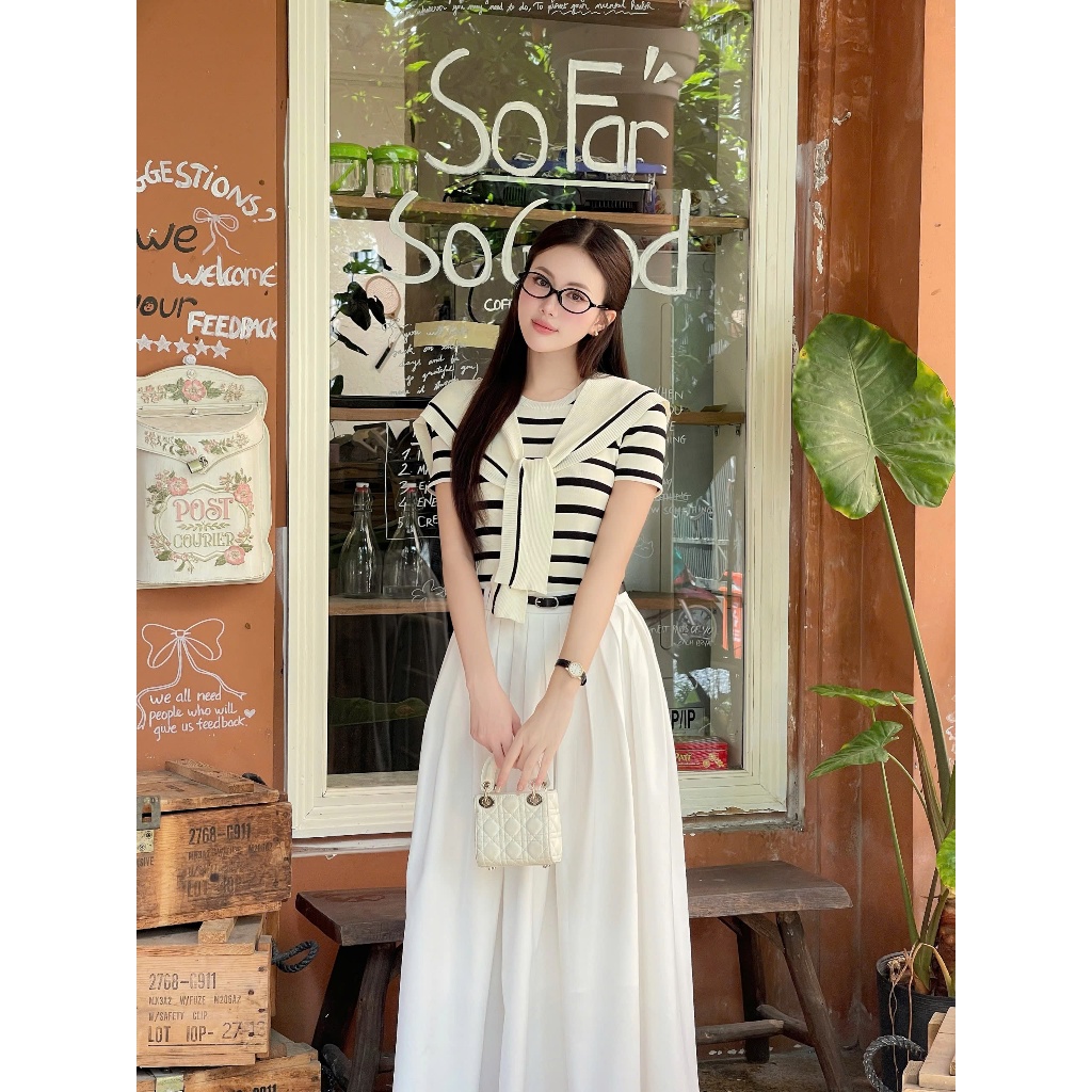 (Blue to Bloom) Áo dệt kim kẻ kèm khăn thêu logo, chất liệu cao cấp, mềm mát thời trang thiết kế Calie AF167 - CX065 | BigBuy360 - bigbuy360.vn