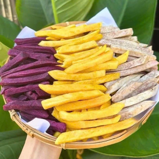  Khoai cọng mix 3 vị sấy giòn  khoai môn sấy cọng giòn,khoai lang vàng cọng sấy giòn,khoai lang tím cọng sấy giòn  