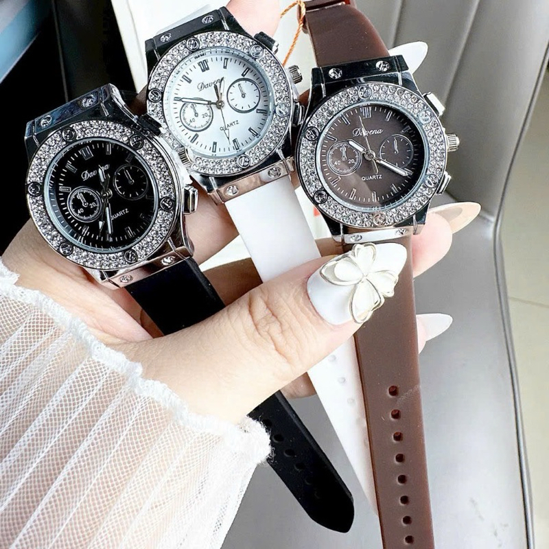 Đồng hồ thời trang nữ dây silicon viền đính đá size 30 mm chống nước 3 ATM đeo tay, watch women B7