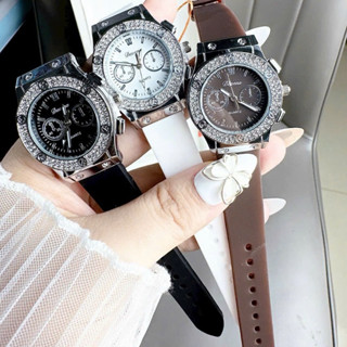 Đồng hồ thời trang nữ dây silicon viền đính đá size 30 mm chống nước 3 ATM đeo tay, watch women B7