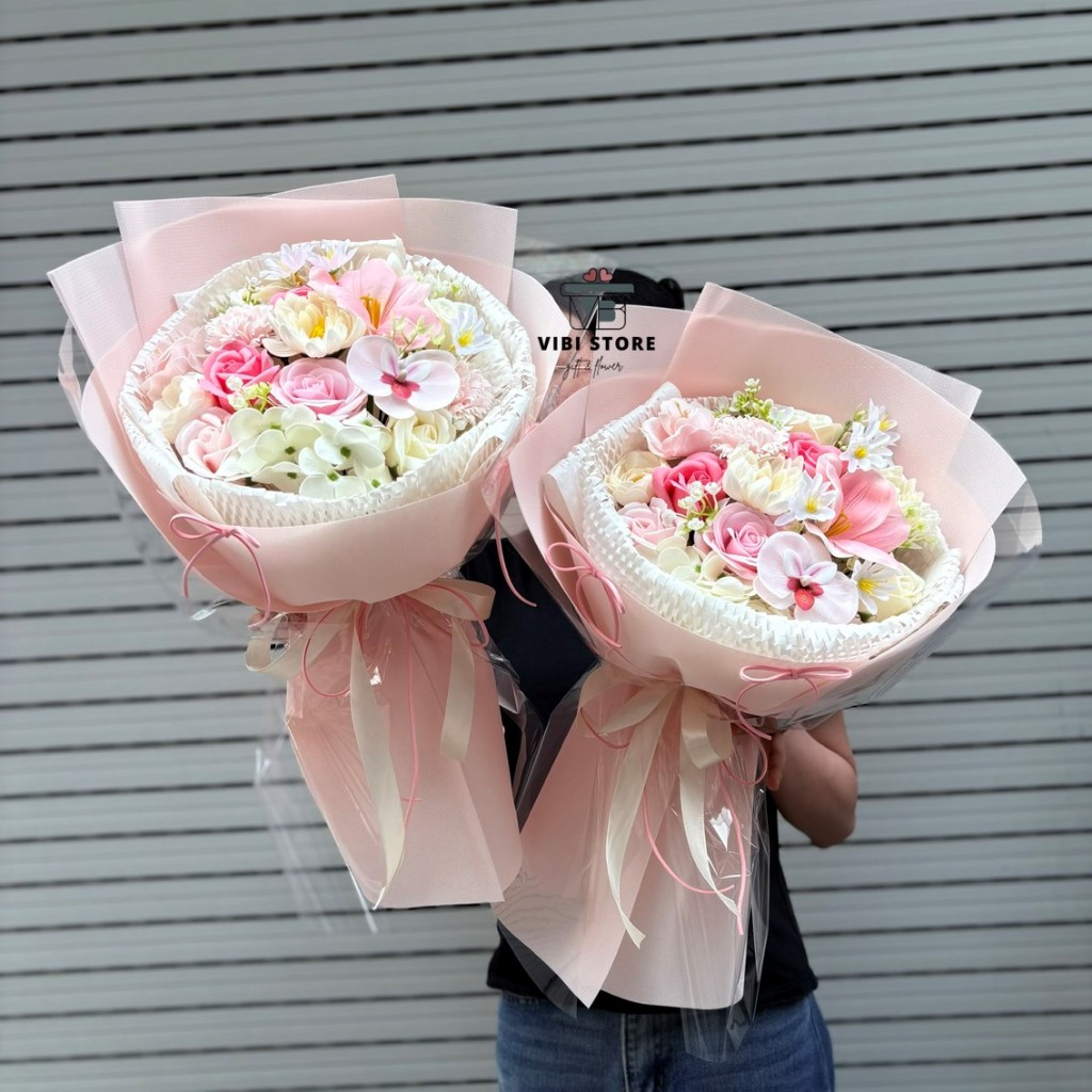  Ảnh thật 🌺 Bó hoa tặng kèm túi mix nhiều loại bằng sáp nhẹ nhàng  Mẫu MIX 04  - tặng tốt nghiệp sinh nhật kỉ niệm 