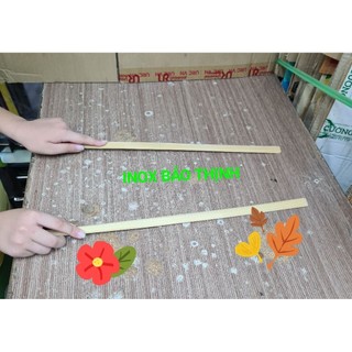 Gáo dừa, que lấy bánh.