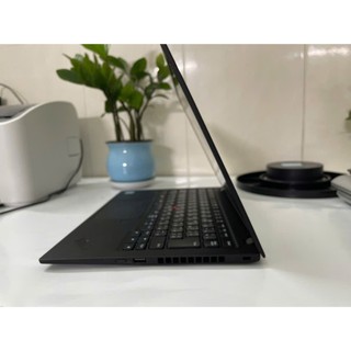 LAPTOP  Lenovo ThinkPad X1 Carbon Gen 5 (2017) – chiếc ultrabook doanh nhân mỏng nhẹ và mạnh mẽ.