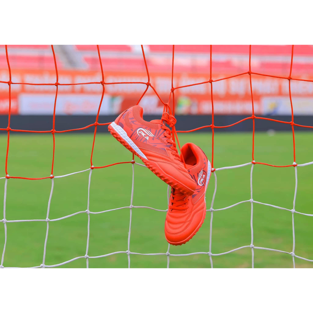 Giày bóng đá Pka Ustar Pro