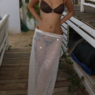 Chân váy kim tuyến lấp lánh buộc dây