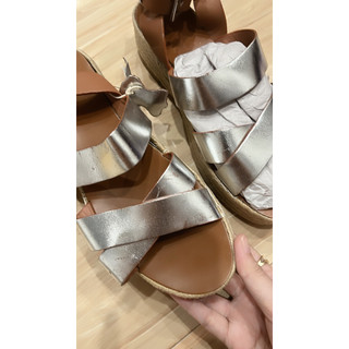 Sale sandal cói H.M bị lỗi