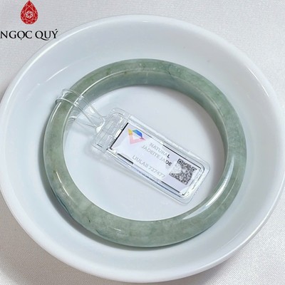Vòng cẩm thạch A - Vòng ngọc phỉ thúy type A chất nếp bản hẹ màu xanh ngò ni 57-60 - Ngọc Quý