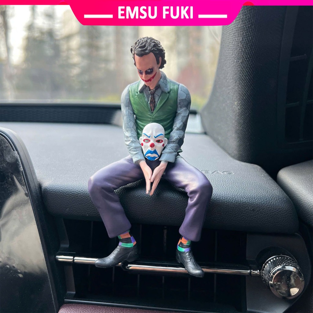 Mô hình Joker trang trí xe ô tô kèm keo dính