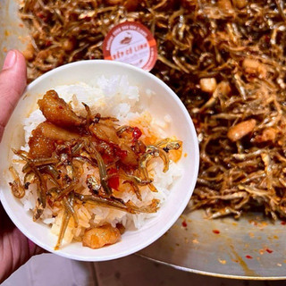 Cá Cơm Khô Rim Tóp Mỡ 250g Vị Cay Mặn Đậm Đà – Hao Cơm