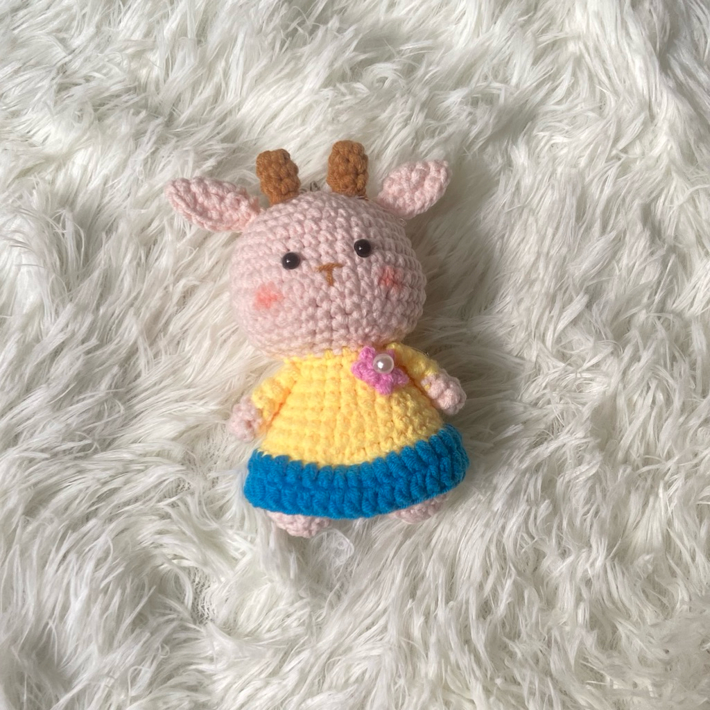 [Ảnh thật] Móc khoá con dê phiên bản bé gái dễ thương bằng len handmade
