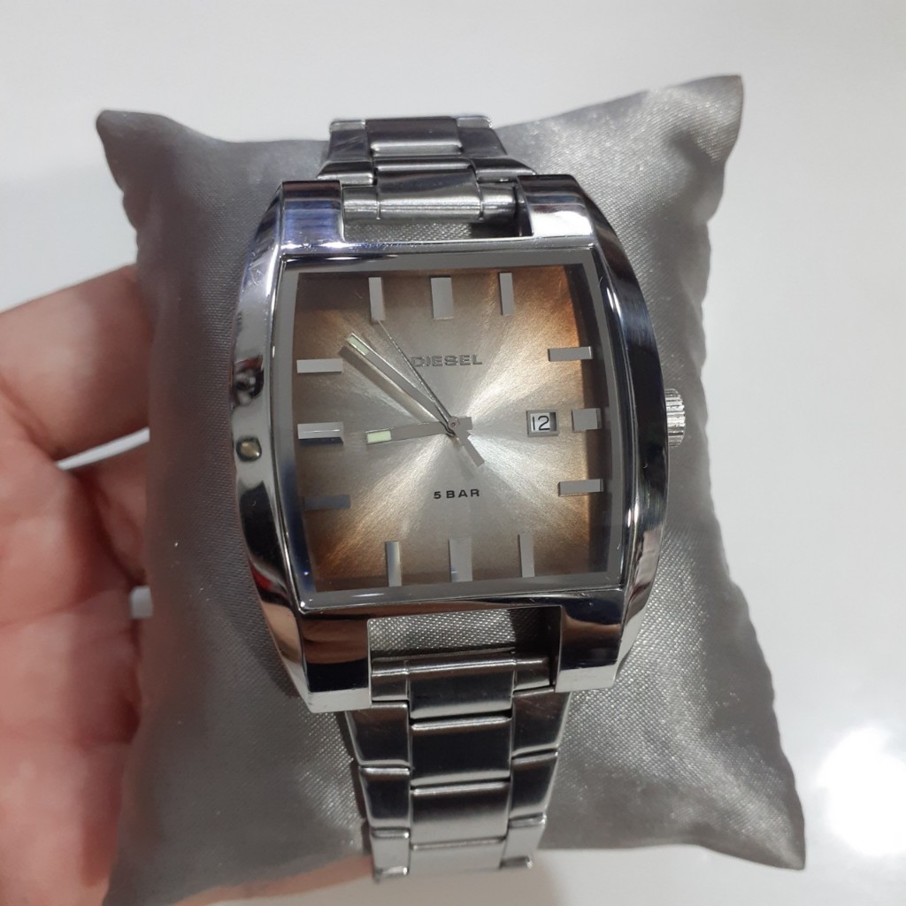 Đồng hồ nam cao cấp Diesel size to 42mm Inox second hand đã qua sử dụng