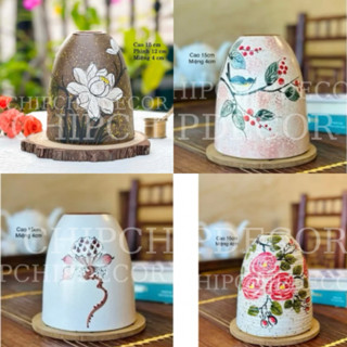 Bình hoa gốm sứ Bát Tràng dáng chuông mini xinh xắn để bàn trang trí.