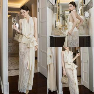 Set bộ áo lụa cổ đổ chân váy ren dài