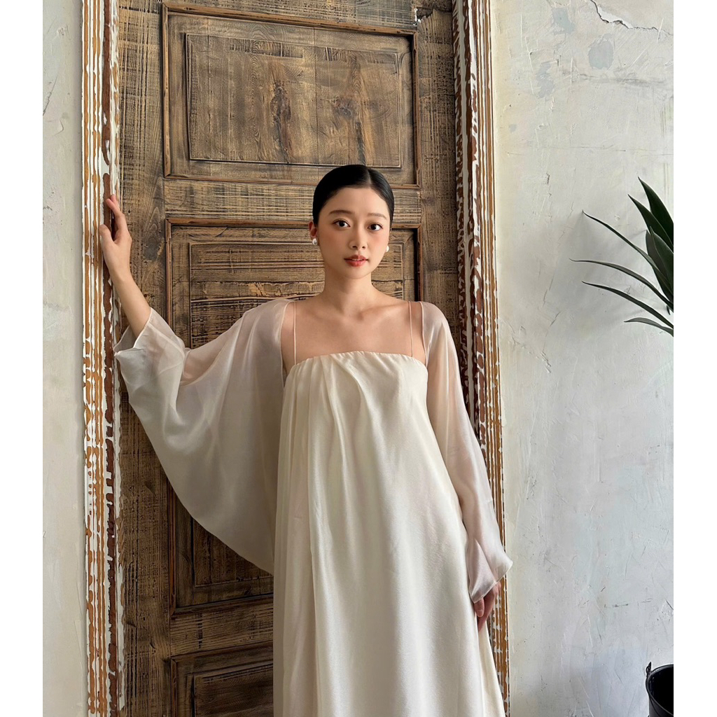 [WEWEAR] Áo khoác chất liệu tơ hàn siêu nhẹ freesize NOOR CARDIGAN | BigBuy360 - bigbuy360.vn