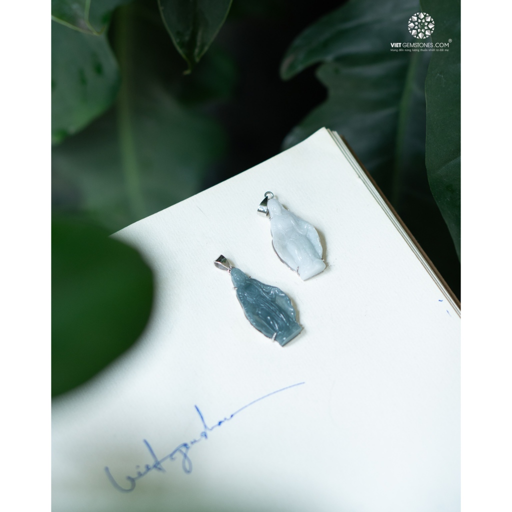 Mặt dây chuyền Đức Mẹ Maria Jade tự nhiên