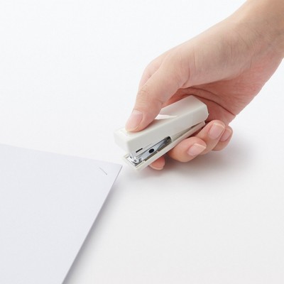 MUJI Bấm Kim Nhựa Abs