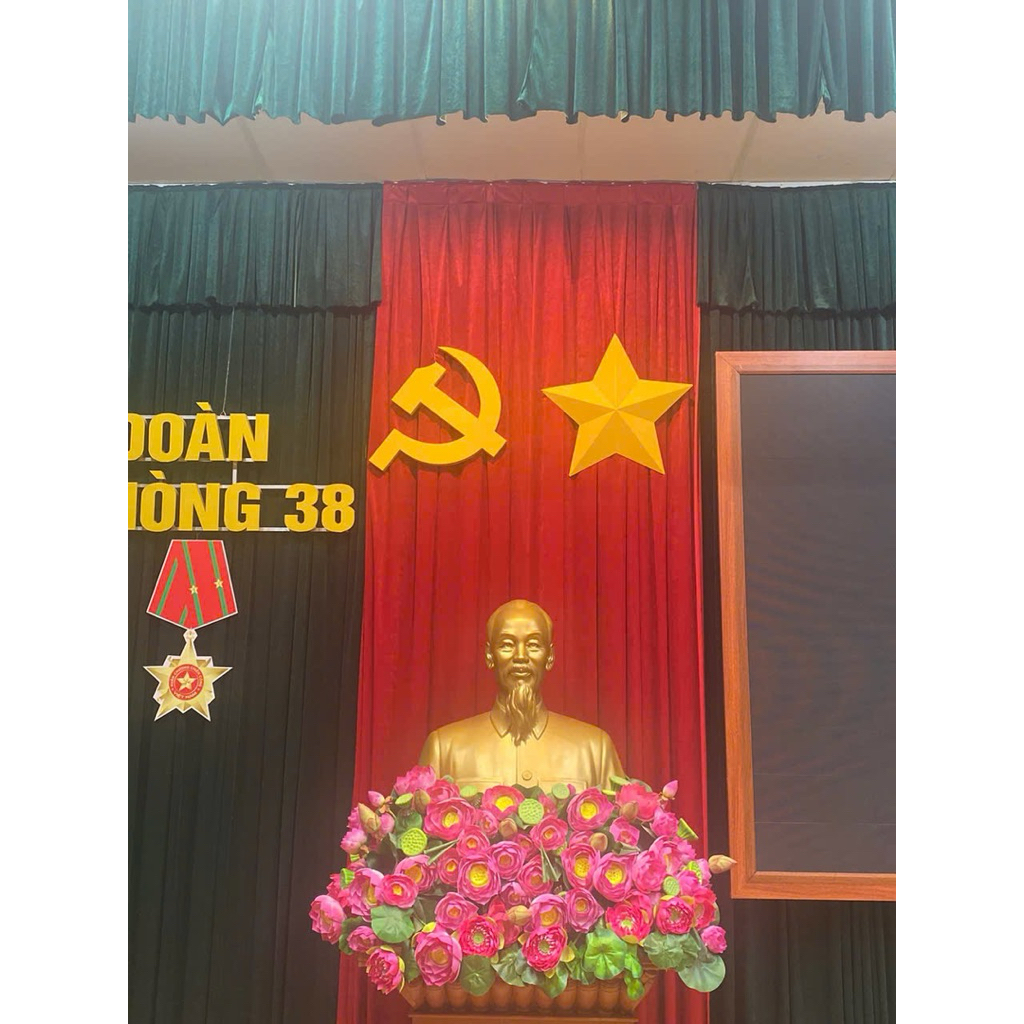 Sao vàng Búa liềm chất liệu ALU vàng bóng hàng xưởng sx chuyên treo hội trường phòng họp, hội trường