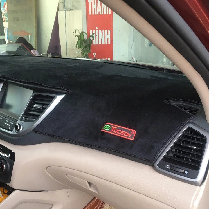 (HUYNDAI TUCSON)Thảm taplo lông cừu theo xe Hyundai Tucson 2016 2017 2018 2019 2020
