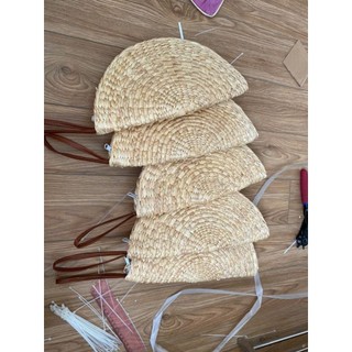 Ví cầm tay Lục Bình