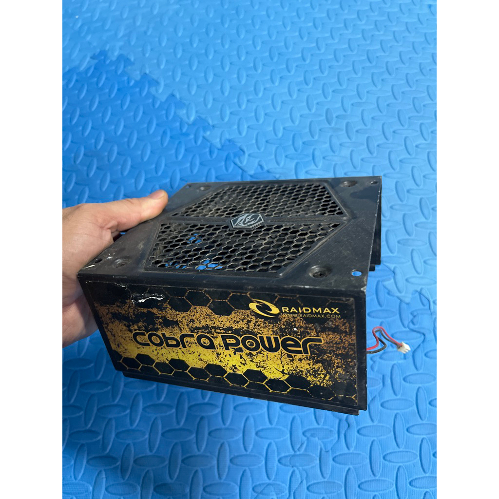 Cụm quạt và logo nguồn raidmax 1200w