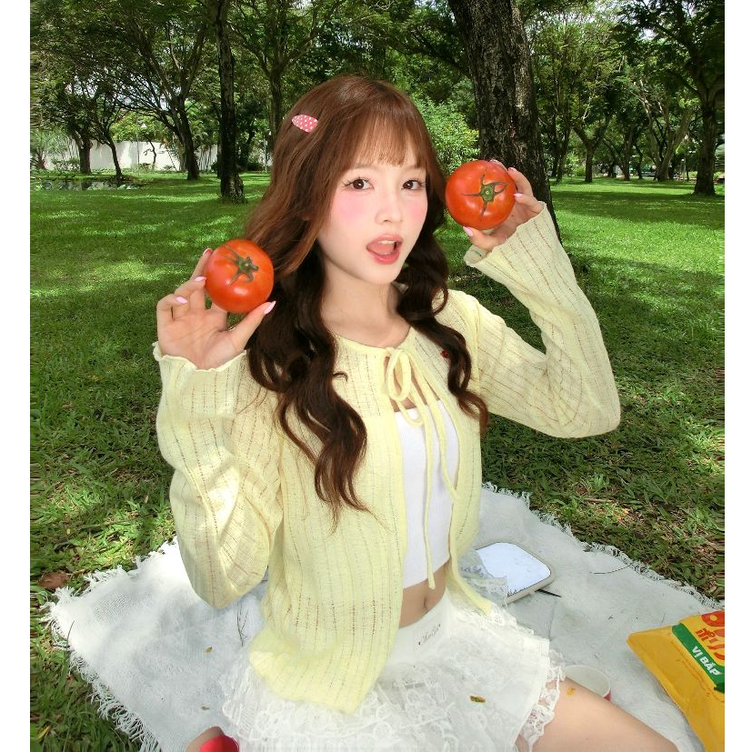 Áo cardigan MONÁ áo khoác nữ mỏng nhẹ trang trí trái tim - LOOPIE CARDIGAN | BigBuy360 - bigbuy360.vn
