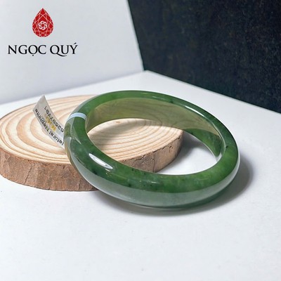 Vòng tay ngọc bích liền khối bản hẹ nephrite liền khối ni 50-56mm ( kèm kiểm định) - Ngọc Quý