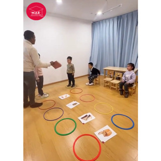 Vòng vận động 40 cm có thể tháo lắp dễ dàng, phù hợp các game vận động tạo thử thách.
