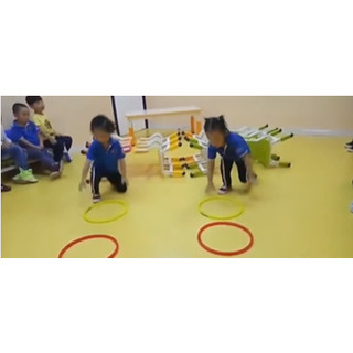 Vòng vận động 40 cm có thể tháo lắp dễ dàng, phù hợp các game vận động tạo thử thách.