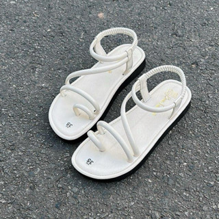 Sandal Nữ T1 quai sỏ ngón cái đế su da mềm mịn chuẩn size mũi tròn trẻ trung cá tính