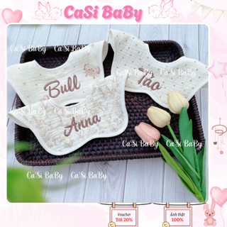 Yếm Hoa THÊU TÊN  xoay 360 Độ 6 cánh 5 lớp Chất Xô Muslin Mềm Mại Thấm Hút Tốt CaSi BaBy