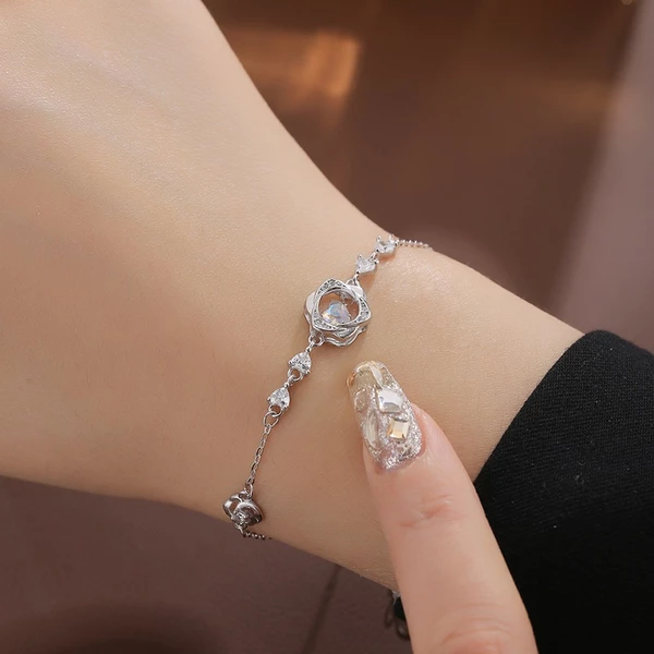 Lắc tay bạc Ý S925 Hoa Sương Asimi Blossom Veil LT41 - đeo trên mẫu