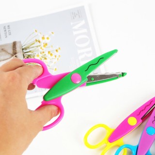 kéo cắt diềm cho bé