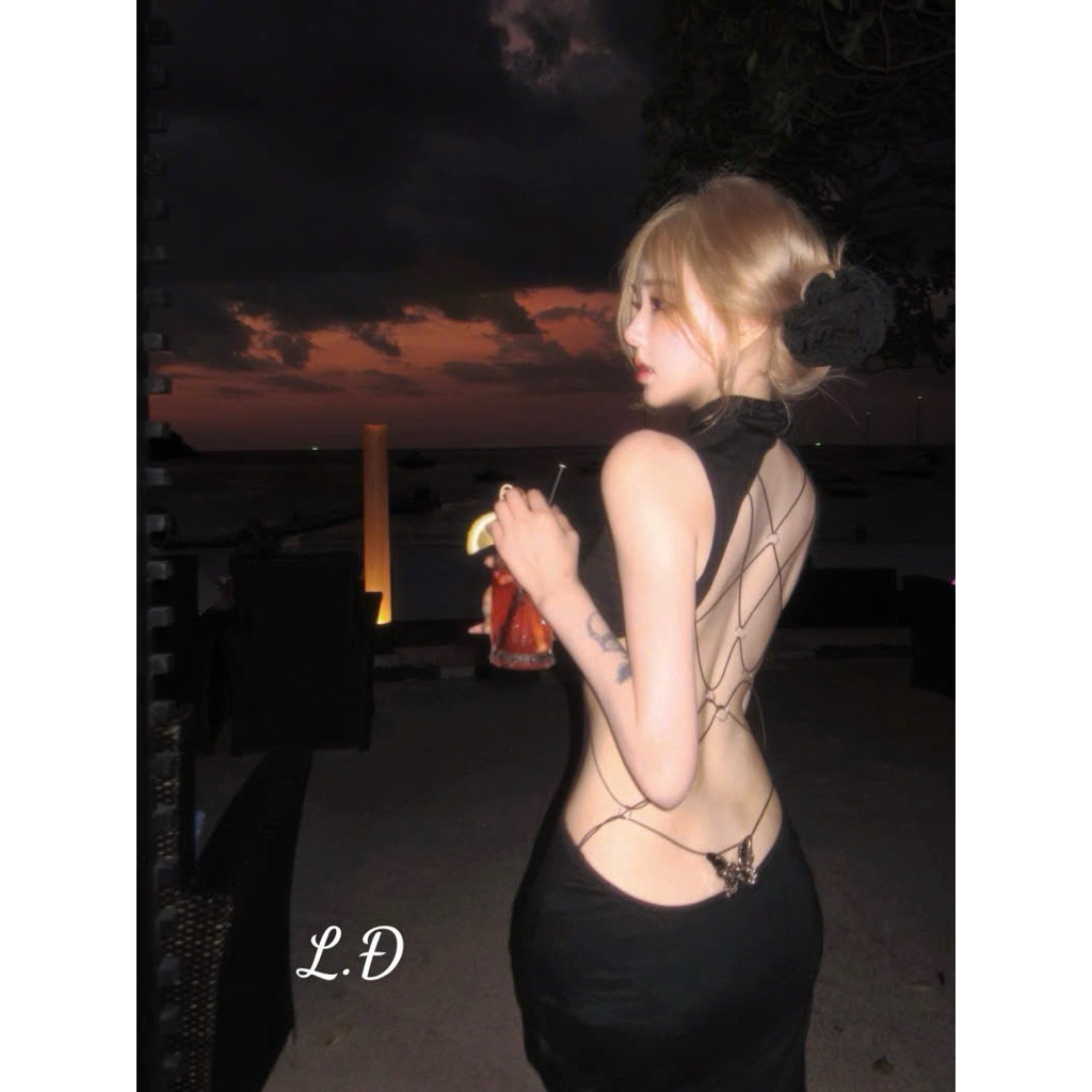 Đầm body dài hở lưng đan dây