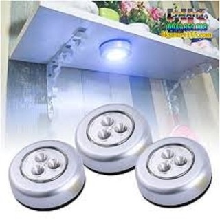 Đèn led 3 bóng dán tường - dùng pin AAA