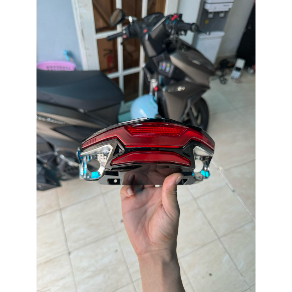 demi đèn hậu ab để làm audi ( tháo xe còn mới)